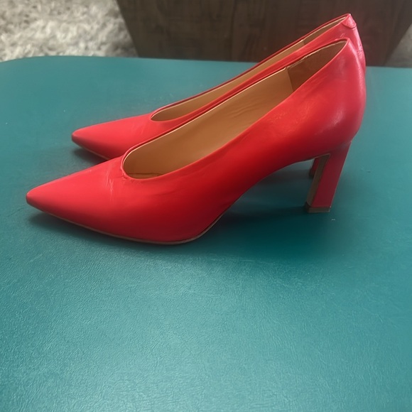 Almost new. - Picture 3 of 6